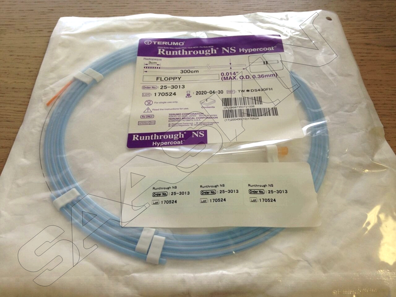 RUNTHROUGH® NS HYPERCOAT™ Coronary Guidewire | Saaskin - Premium 
